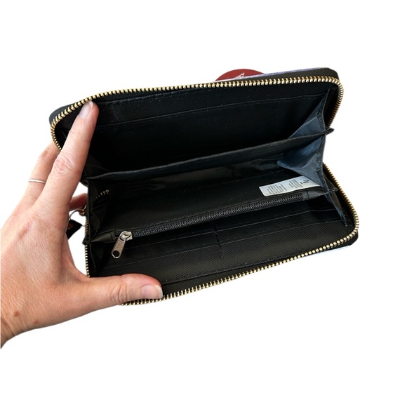 NWT London wristlet - Picture 3 of 4